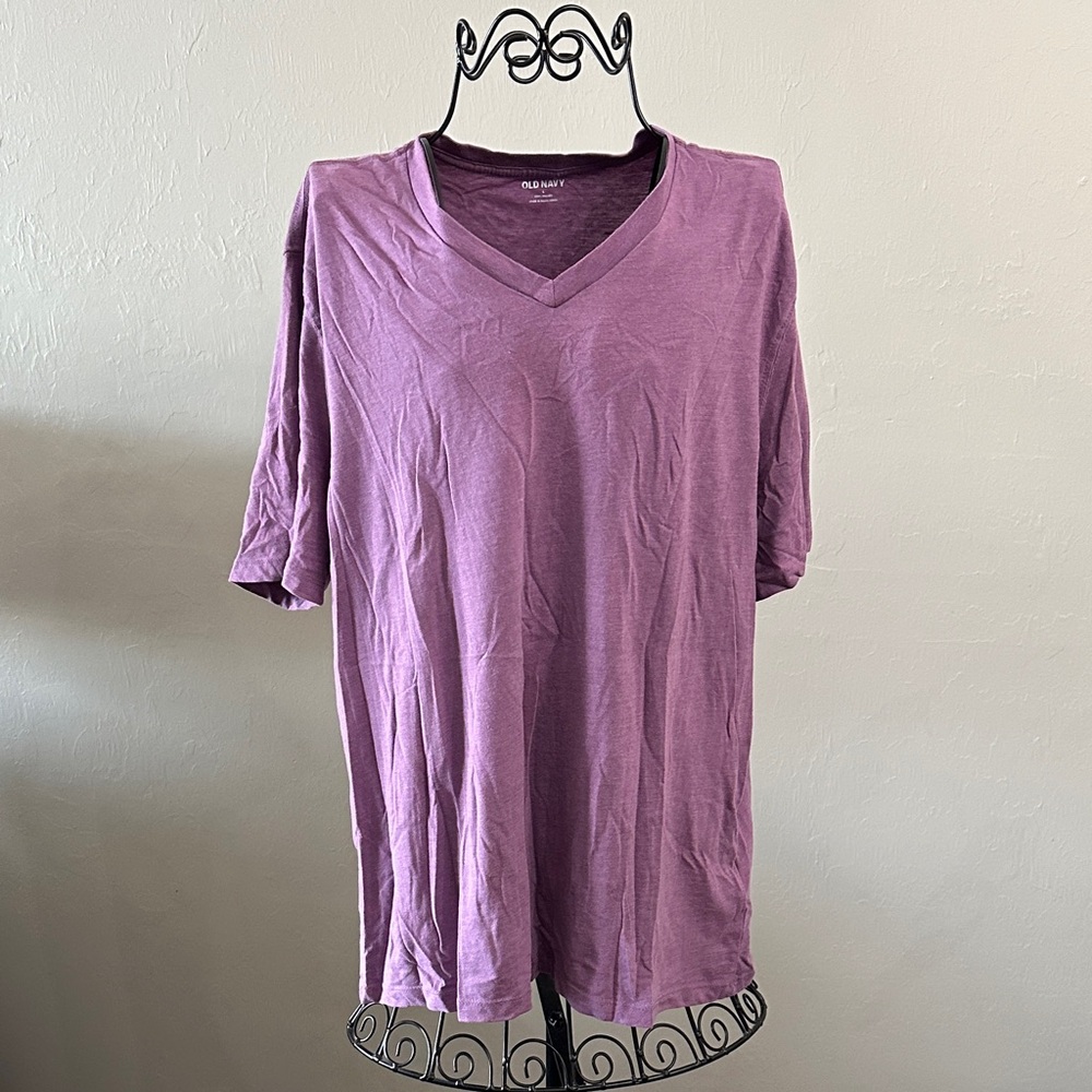 Old Navy Men's Lavender V-Neck Tee